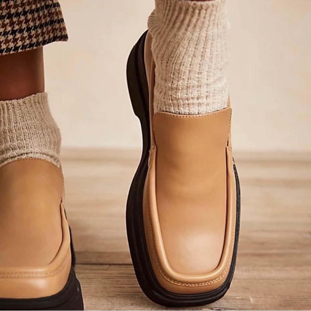 VAGABOND Carla Lark Chunky Platform Tan Loafers Mules